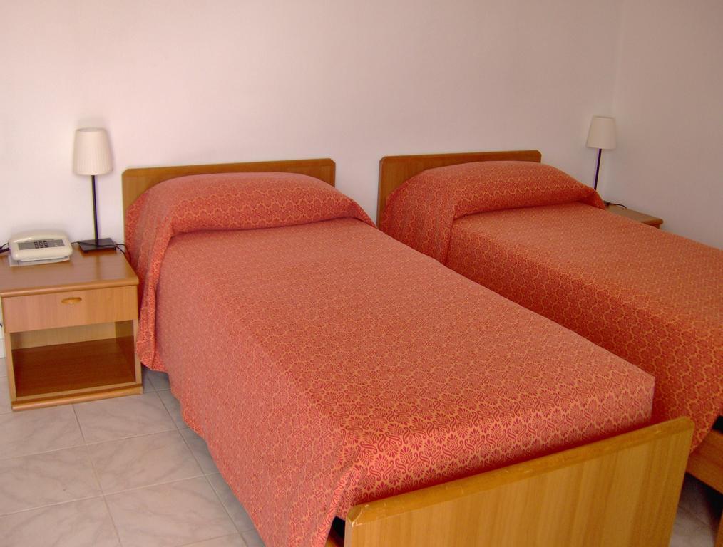 Hotel Svizzero Sangineto Rum bild