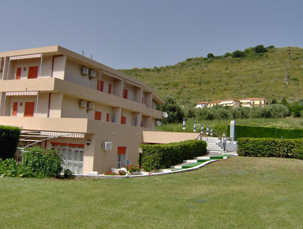 Hotel Svizzero Sangineto Exteriör bild